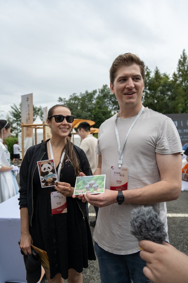 配资门户网 金熊猫奖嘉宾：我在熊猫谷向家寄“熊猫”