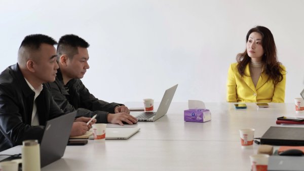 配资平台股票最新消息 许思敏首次以娃哈哈集团总经理身份公开亮相：“娃哈哈实现了稳健增长”